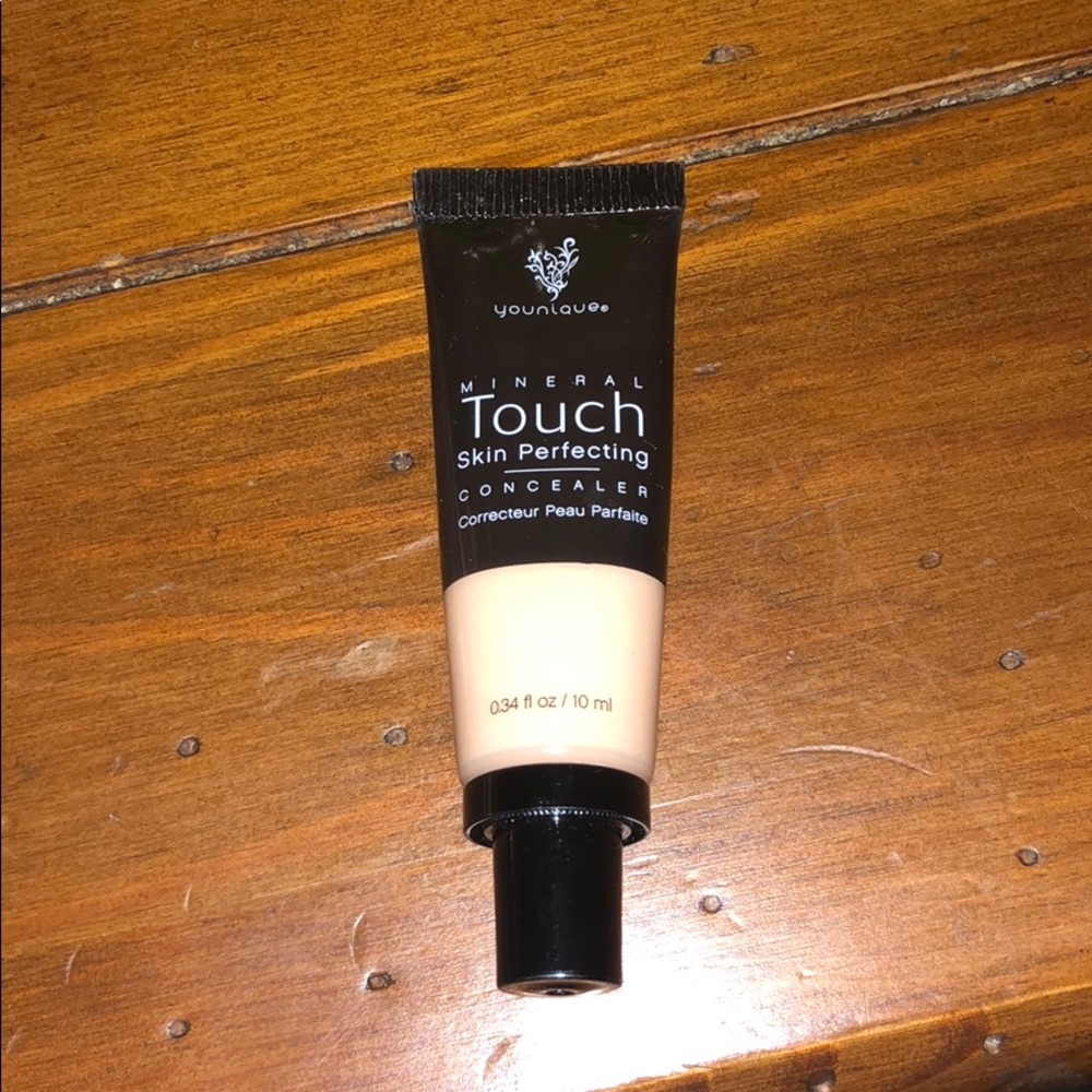 Younique concealer